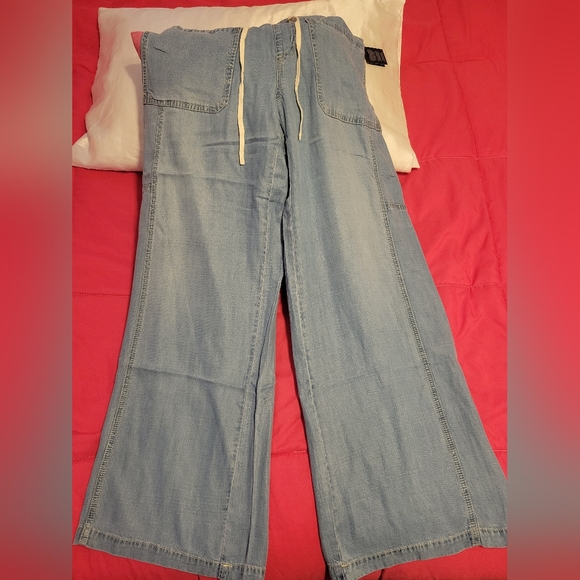 NWT Fashion Nova Saldana Relaxed Non Stretch Wide Leg Jeans - Medium Wash - Picture 3 of 4